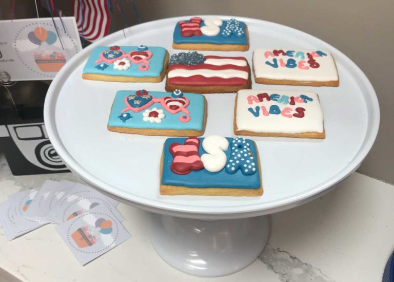 4TH OF JULY THEMED DECORATED COOKIES