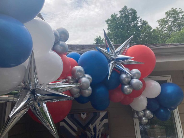 4TH OF JULY THEMED BALLOON GARLAND